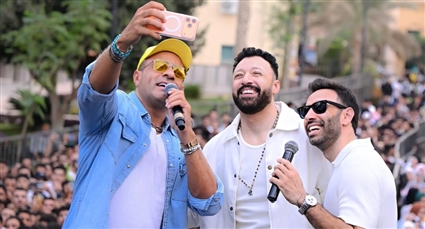 واما في حفل استقبال الطلاب الجدد بإحدى الجامعات الخاصة