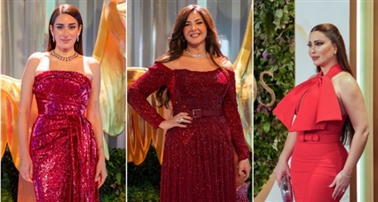 نجمات باللون الأحمر