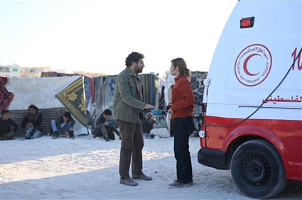 منة شلبي وإياد نصار في صحاب الأرض