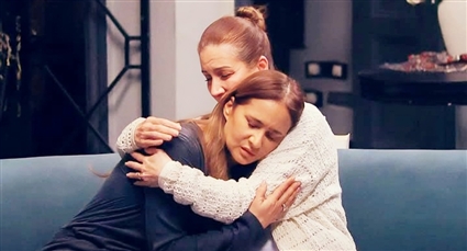 نيللي كريم في مشهد من مسلسل "على قد الحب"