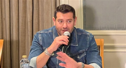 عمرو يوسف في المؤتمر