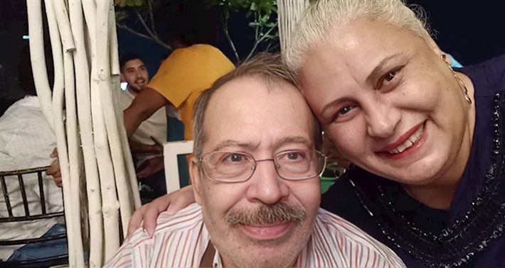 سامي عبد الحليم وزوجته منى أبو سديرة