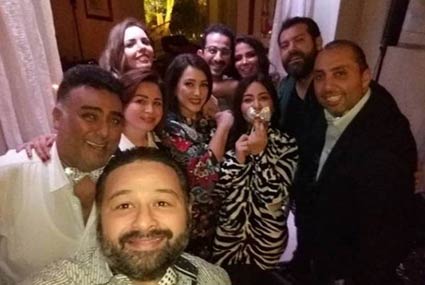 أمير شاهين وتامر حبيب وشيرين عبد الوهاب وإلهام شاهين وعمرو يوسف‎ وكندة علوش وأحمد حلمي ومنى زكي.