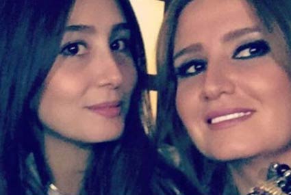 تدعم الممثلة هنا شيحة شقيقتها مايا شيحة في مشروعها لتصميم الأزياء، ونشرت هنا صورة برفقة مايا وكتبت أنها فخورة بها وطلبت من جمهورها متابعتها.
