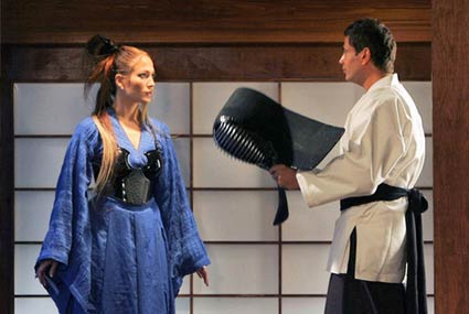 عمرو دياب وجينيفر لوبيز في كواليس الإعلان