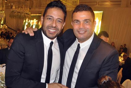 عمرو دياب ومحمد حماقي في حفل الزفاف