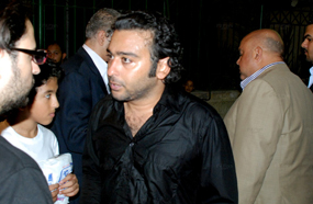 الحزن واضح على وجه عزمي بعد مقتل شقيقه