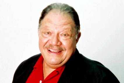 قبل أن يتجه للتمثيل مارس يحي الفخراني عمله كطبيب لفترة قصيرة ثم اتجه إلى مجال التمثيل الذي أصبح فيه بارعا