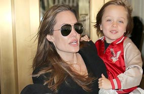 باكس اختار لعبته، بينما نوكس اكتفى بلعبة الشهرة التي بدت عليه في مداعبته للكاميرا.