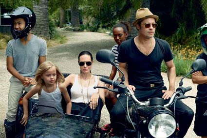 عائلة برانجلينا الأشهر في هوليوود، وخلال السنوات التي جمعت الممثل الامريكي براد بيت بالممثلة الامريكية انجلينا جولي كان لديهم 6 من الابناء ، أنجب براد وأنجلينا 3 أطفال " شيلوه والتوأم فيفيان ونوكس " وتبني الثنائي 3 ابناء ايضا هم مادوكس من كمبوديا وباكس من فيتنام وزهرة من اثيوبيا ، تسعى أنجلينا حالياً إلى الاحتفاظ بحضانة أطفالها بعد طلاقها من براد بيت,