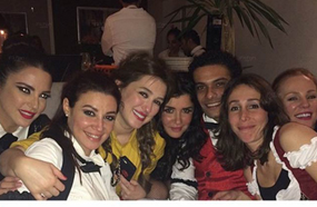 آسر ياسين وسط جميلات الفن