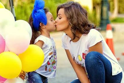 إيمان وابنتها