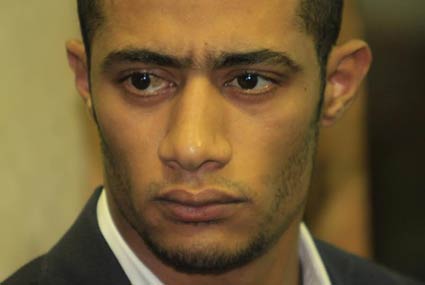 محمد رمضان يبكي على رحيل عمر الشريف