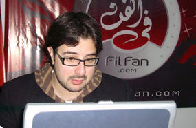 كريم أبو زيد وهو يدردش مع زوار "في الفن" - تصوير : محمد ممدوح