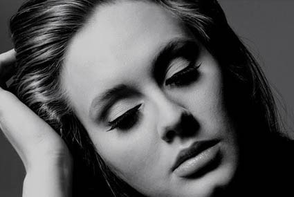 أديل على غلاف ألبومها 21