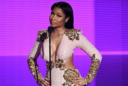 نيكي ميناج في حفل جوائز الموسيقى الأمريكية 2015