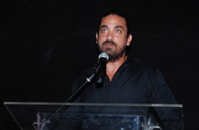 أمير كرارة أثناء المؤتمر الصحفي