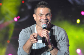 لم يتوقف عن "الضحك" مع جمهوره طوال الحفل