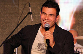 متابعو FilFan.com: عمرو دياب "الأحلى" في حفلات رأس سنة 2012