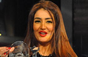 غادة عبد الرازق حصلت على تكريم من ART.