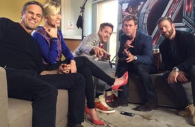 أبطال فيلم Avengers: Age of Ultron كريس إيفانز وكريس همسوورث وروبرت داوني جونيور وسكارليت جوهانسون ومارك روفالو في جولته الترويجية