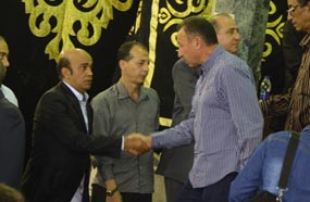 محمود الخطيب يقدم العزاء في خالد صالح