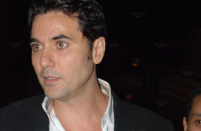 أحمد عز‎ في عزاء والده