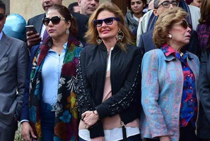 يسرا في مسيرة دعم المرأة