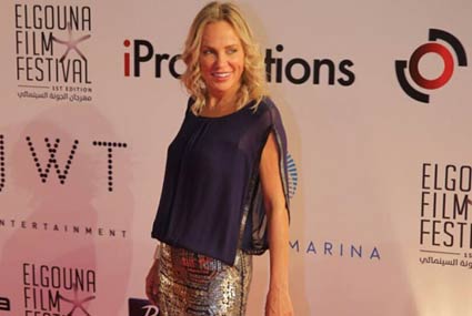 شيرين رضا اختارت هذا الفستان لحضور العرض الأول لفيلمها "فوتو كوبي"، يليق بها كثيرا