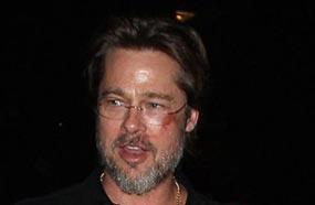 براد بيت بجرح في خده الأيسر