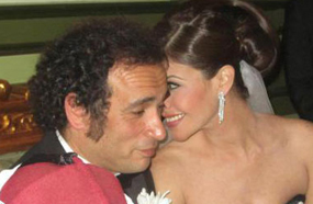 بسمة وعمرو حمزاوي .. السياسي والإعلامي الشهير تزوج بسمة في 2012 بعد قصة حب قصيرة، وكشف عن حبه لها عبر مقاله بصحيفة "الشروق".