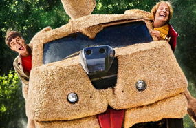 جيم كاري وجيف دانييلز في ملصق الجزء الثاني من Dumb and Dumber