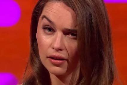 إيميليا كلارك تفوز بلقب أفضل حواجب