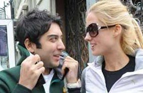 كارولين وحبيبها رجل الأعمال التركي