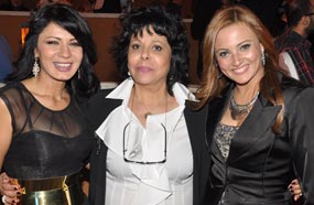 إسعاد يونس في صورة مع بشرى ونجلاء بدر