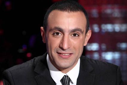 إلتحق أحمد السقا بكلية الشرطة بناء على رغبة والده ولكنه تراجع بعد ذلك وسحب أوراقه ليقدمها في المعهد العالي للفنون المسرحية