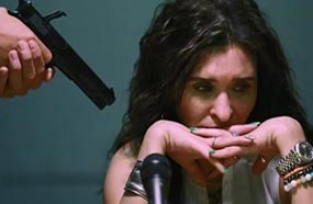 دينا في غرفة التحقيقات ببرنامج &quot;فؤش في المعسكر&quot;