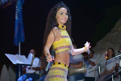 دوللي شاهين