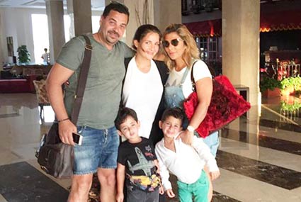 أصالة وشام ابنتها مع طارق العريان والتوأم