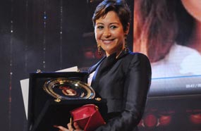 منة شلبي أفضل ممثلة عن مسلسل "نيران صديقة"