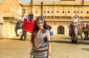 دومينيك في لقطة من كليب &quot;ضاربني السلك&quot;