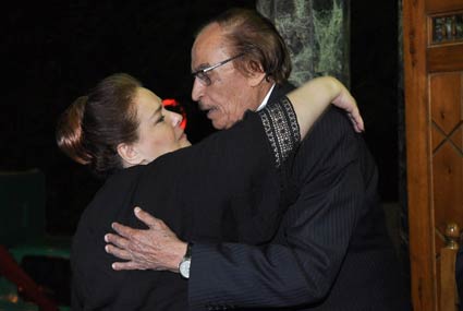 دلال عبد العزيز تواسي عزت العلايلي