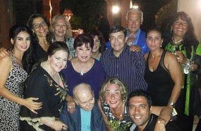 صورة جماعية لحضور العيد الميلاد