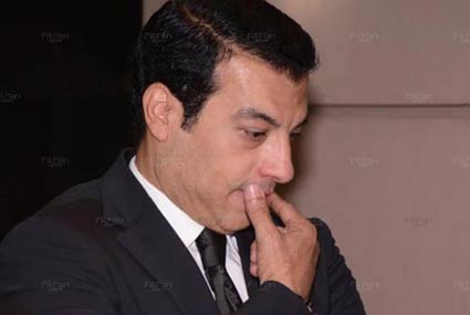 إيهاب توفيق في عزاء والدته