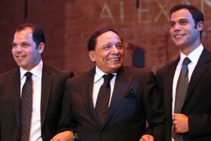 عادل إمام ونجليه محمد ورامي