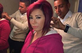 انتصار بشعرها الأحمر