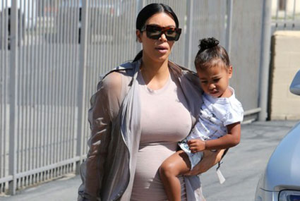 هذه الصورة تسبب في إثارة الشائعات حول كيم