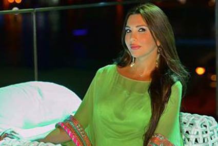 لاميتا فرنجيه أصدرت مجموعة عبايات بمختلف الأشكال