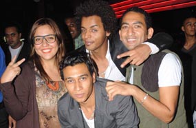 مي كساب مع أوكا وأورتيجا وشحتة كاريكا في العرض الخاص لفيلمهم "8%"