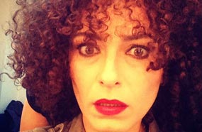 ايجا بينجول بإطلالة غريبة